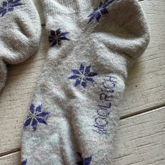 Woolrich women’s size 6-9 socks - Picture 2 of 2